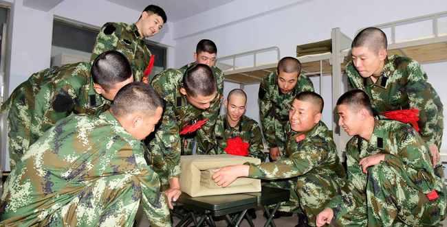 当兵可以吃瓜吗,当兵也能享受“吃瓜”时光？